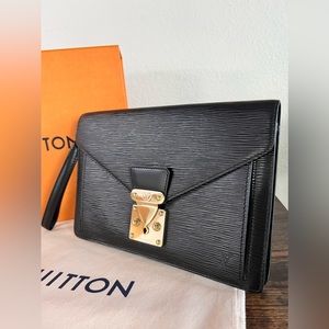Vintage Louis Vuitton Epi Pochette Sellier Dragonne in black